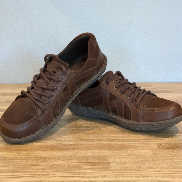 Born Lace Up Shoes - Picture 2 of 10